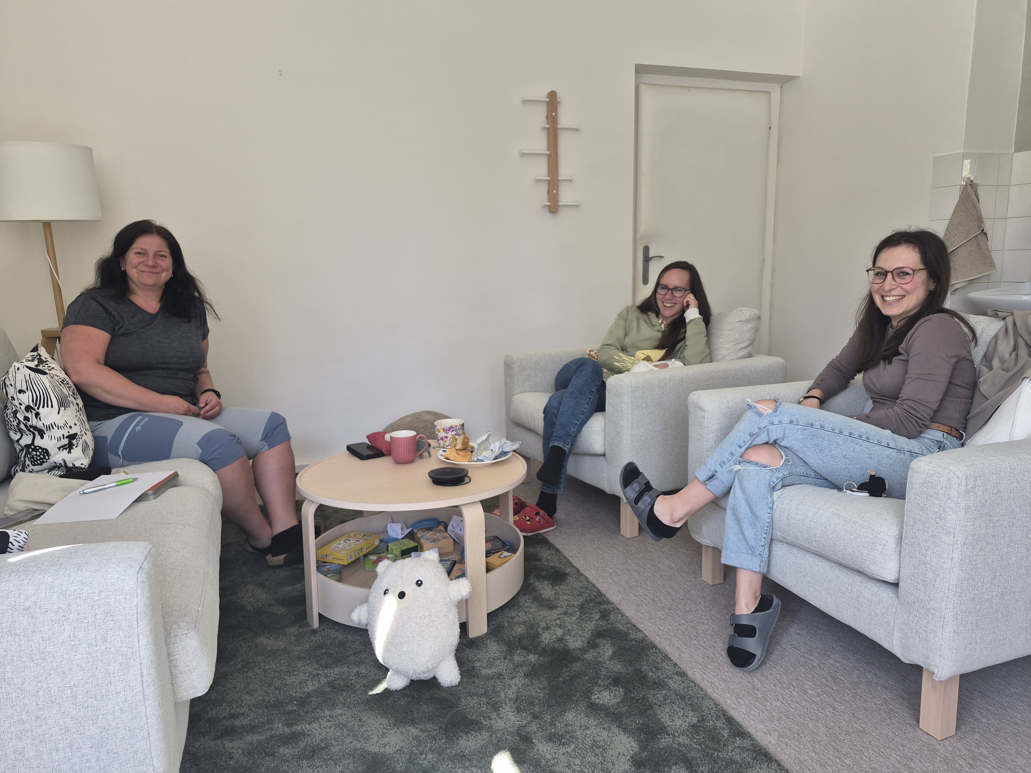 Petra Dolečková, Mariana Šimíková a Tereza Timková z Krizové pomoci SPONDEA